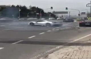 Lüks araçların tehlikeli drift şovu kamerada