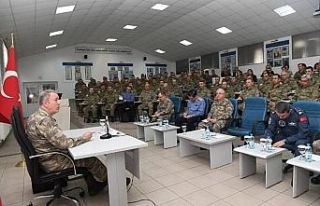 Orgeneral Akar, Çorlu’da birlikleri denetledi