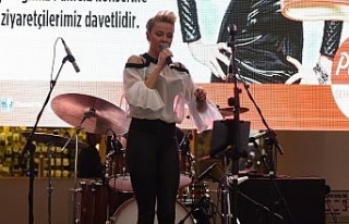 Pamela hayranlarını coşturdu