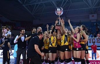 Şampiyon VakıfBank kupasına kavuştu