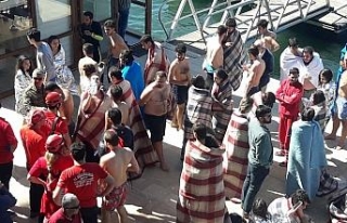 Su alan teknedeki 71 öğrenci kurtarıldı
