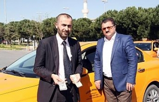 Taksi şoföründen örnek davranış