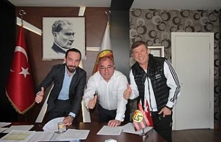Tanju Çolak ile Eskişehirspor anlaştı