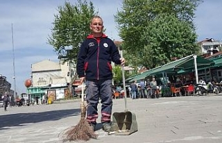 Temizlik işçisi para ve altın dolu çantayı polise...