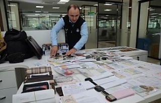 Unutulan eşyalar sahiplerini bekliyor