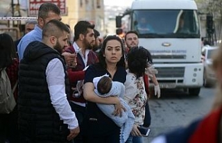 Yeni doğan bebekler yangından tahliye edildi