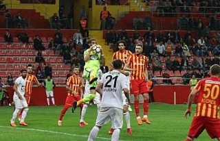 Akhisarspor ligde kalmayı garantiledi