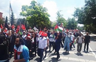Ankara’da binlerce kişi İsrail ve ABD’yi protesto...