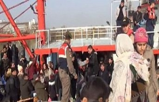 Batan bottaki 50 kaçak göçmen kurtarıldı
