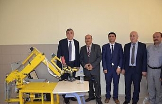 Doktora öğrencisi 5 eksenli yerli robot tasarladı