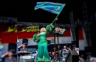 Ersoy ve Tuncer’den Türkmenlere destek konseri