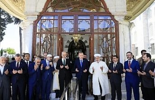 Fatih Sultan Mehmet Han Türbesi açıldı