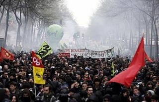 Fransa’da kamu çalışanları 3. kez greve gidiyor