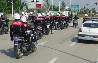 Hipodroma bin polisle büyük baskın