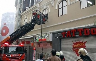 İstiklal Caddesi’nde korkutan yangın