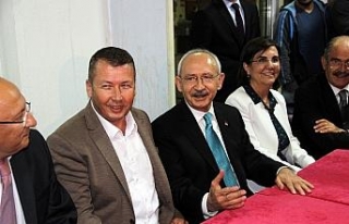 Kılıçdaroğlu’ndan ev ve kıraathane ziyareti