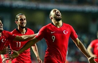 Milliler İran’ı Cenk Tosun’la yıktı