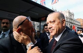 Mısırlı güvenlikçiden Erdoğan’a sevgi gösterisi