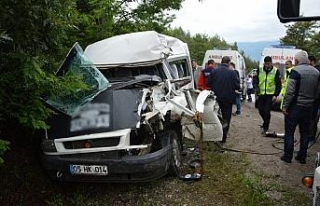 Nişana giderken kaza yaptılar: 11 yaralı