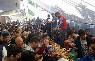 Pazara gidenler her şeyin ücretsiz olduğunu gördü