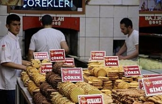 Ramazan çörekleri tezgahlardaki yerini aldı