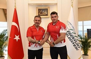 Rıza Kayaalp gözünü olimpiyatlara dikti