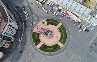 Sendikalar Taksim Meydanına çelenk bıraktı