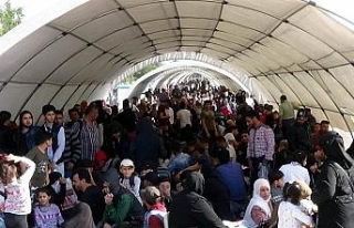 Sınırda Suriyelilerin Ramazan Bayramı yoğunluğu