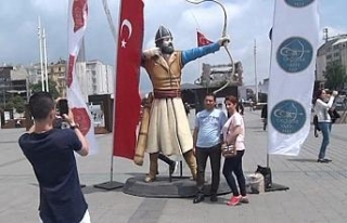 Taksim Meydanı’nda Okçu Heykelleri