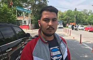 Yunan askerlerin gözaltına aldığı kepçe operatörünün...