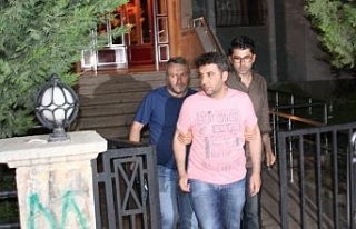 10 gün önce beraat etmişti: Gaybubet evinde yakalandı