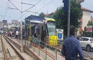 10 yaşındaki çocuğun ayağı tramvayın altına...