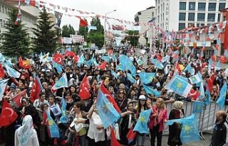 Akşener Kars’ta beklediği ilgiyi görmedi