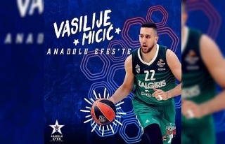 Anadolu Efes Vasilije Micic’i kadrosuna kattı