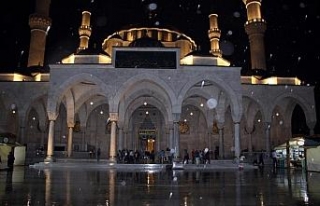 Ankara’da vatandaşlar camilere akın etti
