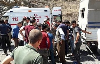 Askeri araç şarampole yuvarlandı: 1 ölü, 3’ü...