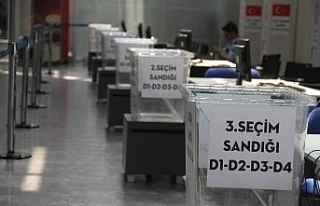 Atatürk Havalimanı’nda oy sandıkları yerleştirildi