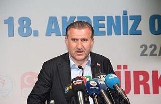 Bakan Bak, millilere başarılar diledi