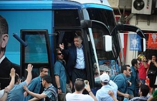 Cumhurbaşkanı Erdoğan Bursa’da halkı selamladı