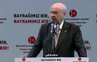 Cumhurbaşkanlığı sistemine ay yıldız benzetmesi