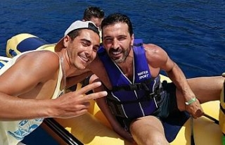 Efsane kaleci Buffon Bodrum’da