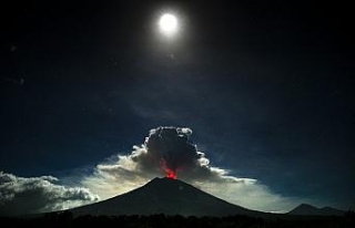 Endonezya’da Agung Yanardağı harekete geçti