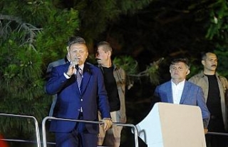 Erdoğan Huber Köşkü önündeki kalabalığa seslendi