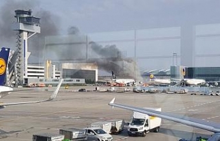 Frankfurt Havaalanında uçak yangını