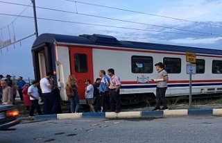 Genç kıza tren çarptı