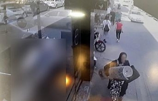 Güpegündüz halıyı omuzlayarak çaldı