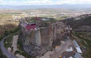 Harput Kalesi’nde restorasyon çalışmaları havadan...