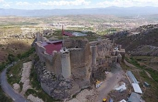 Harput Kalesi’nde restorasyon çalışmaları havadan...