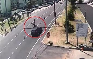 Havada defalarca takla attı