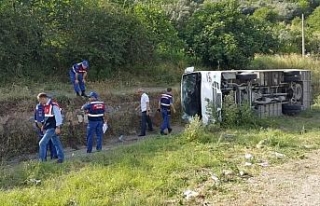İşçi servisi şarampole yuvarlandı: 9 yaralı